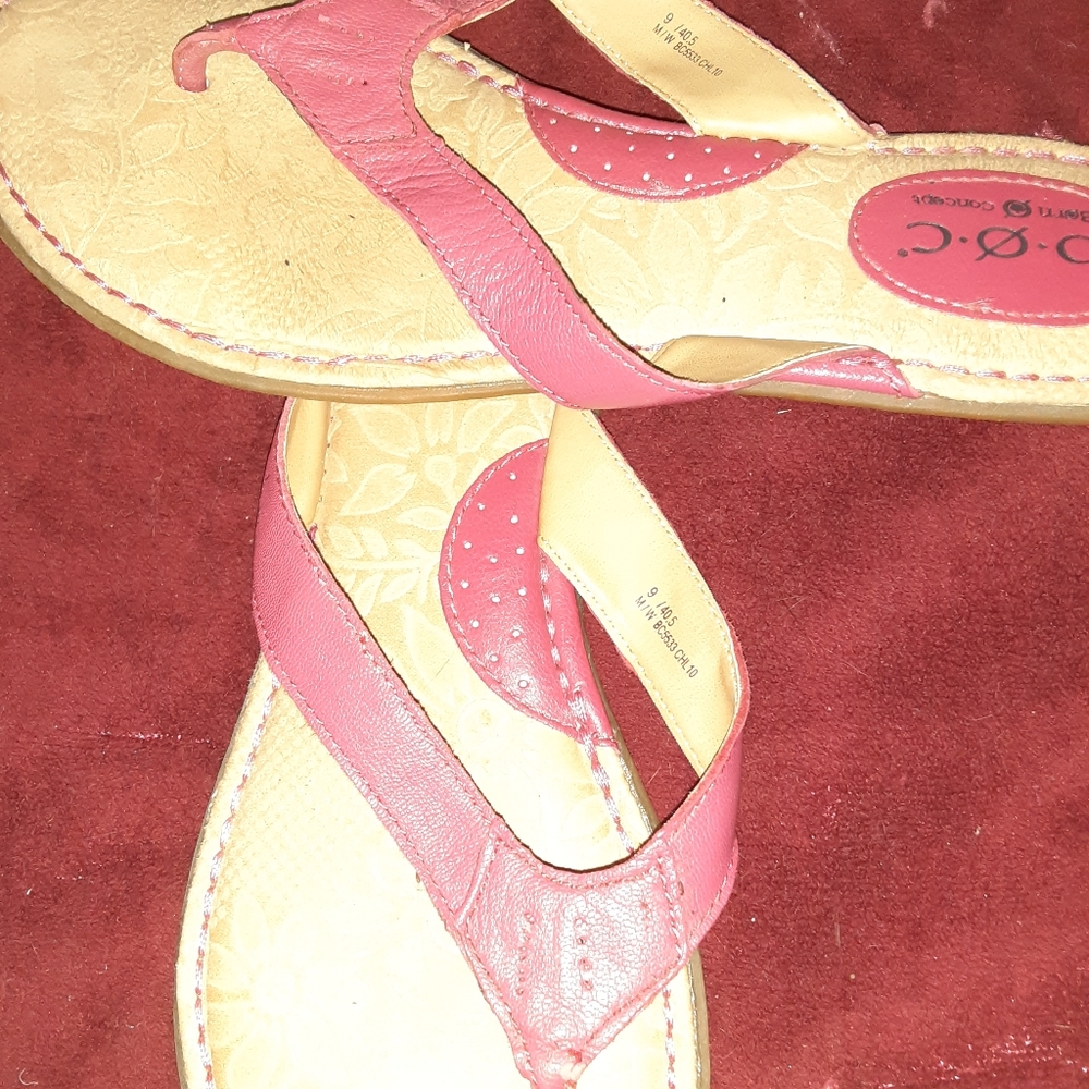 Womens pink Born flip flops